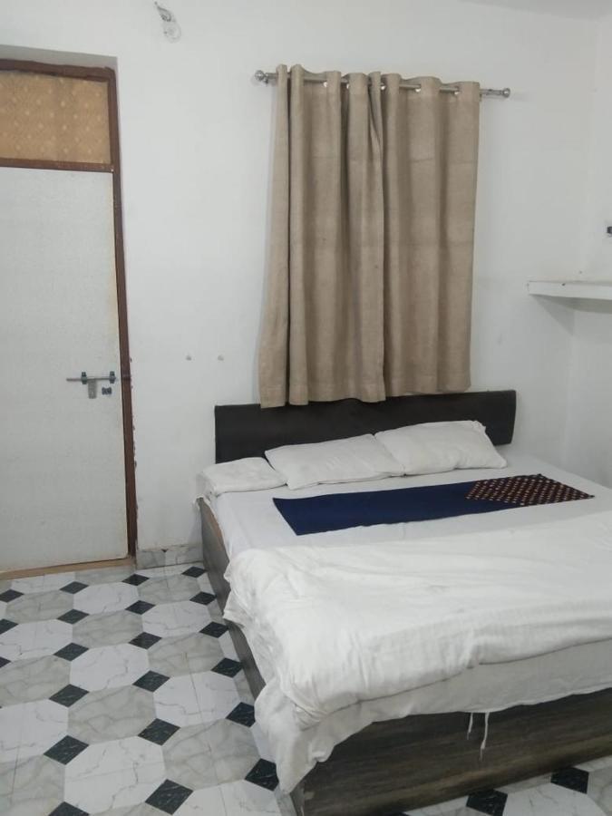 Hotel Tsr By Wb Inn Agra  Exterior photo